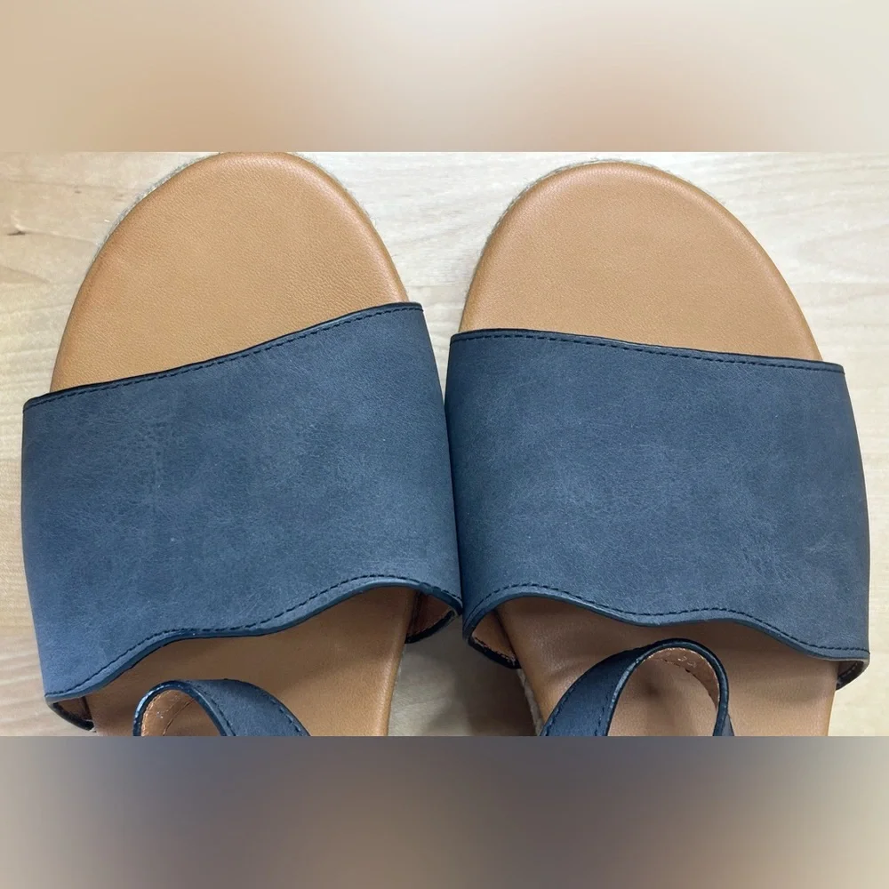 Black Scalloped Espadrille Platform Sandals Size 9 NWT In Box